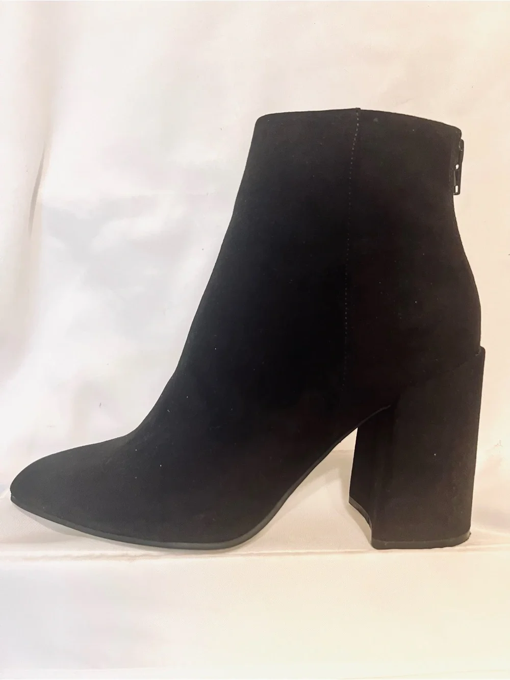Steve Madden Tolerate Women's Sz. 10M Black Faux Suede Pointed Toe Ankle Booties